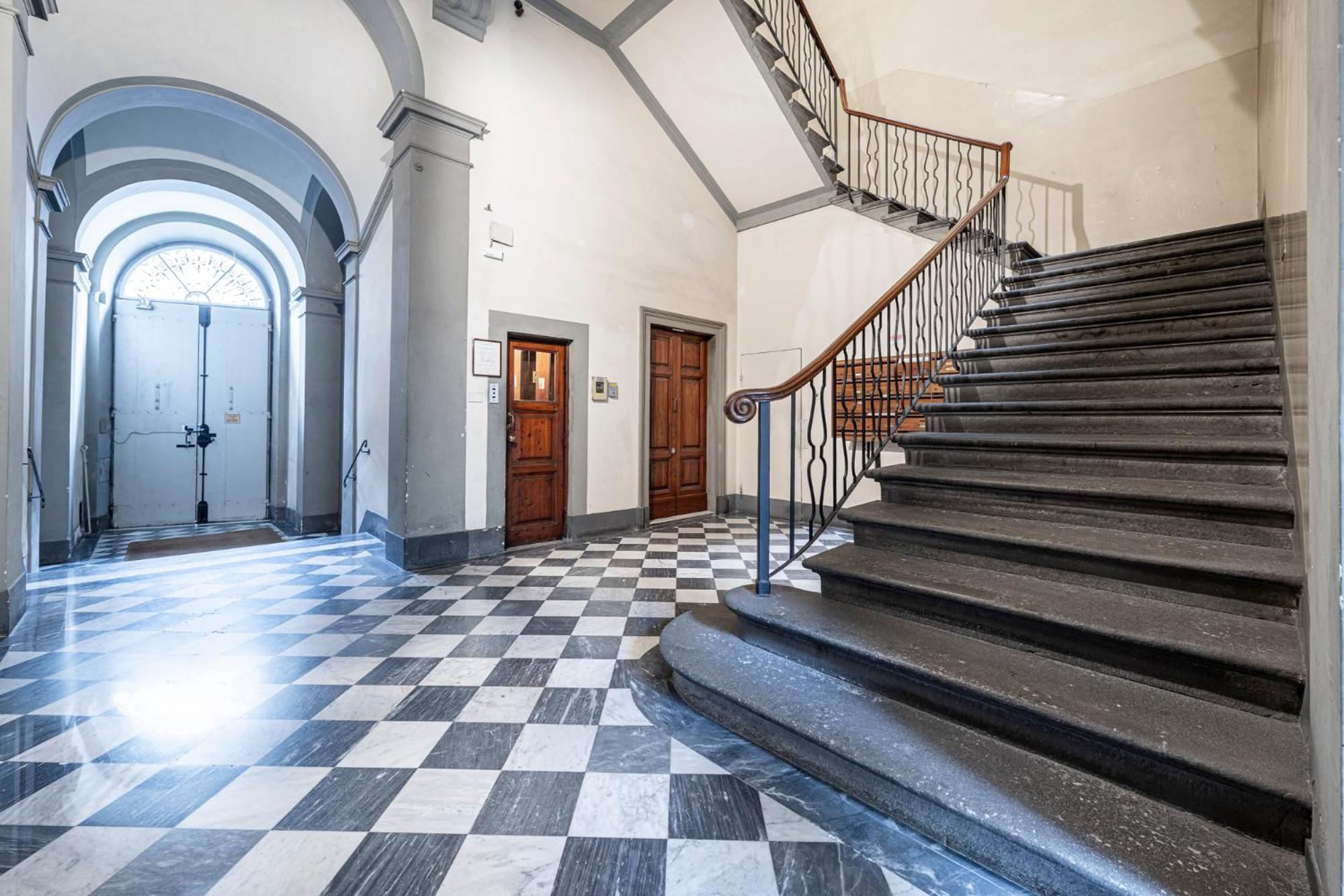 Cherubini Palace Thematic Apartment Florença Exterior foto